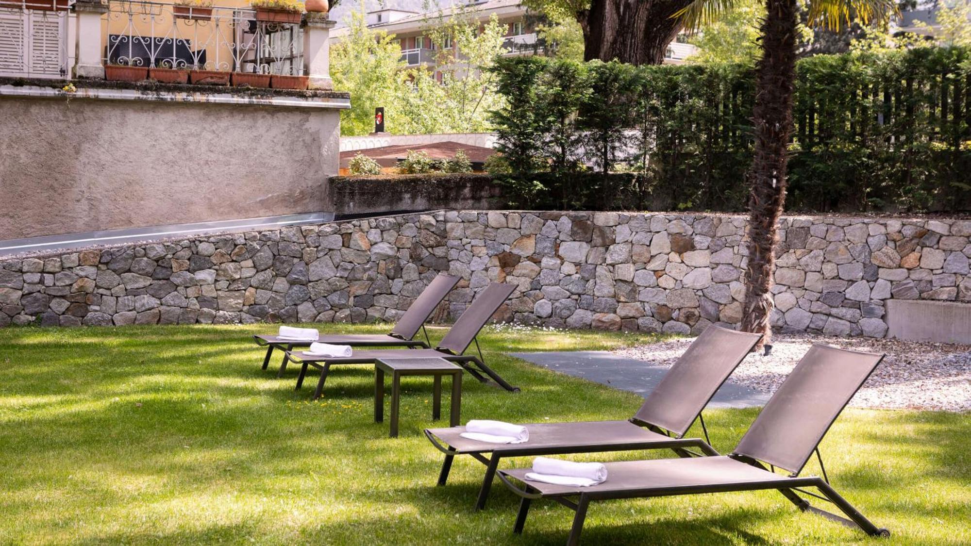 Flora & Hotel 3*
